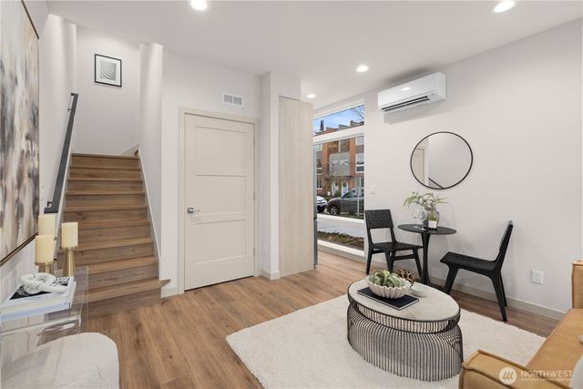 5517 B 9th Avenue NW, Seattle, WA 98107