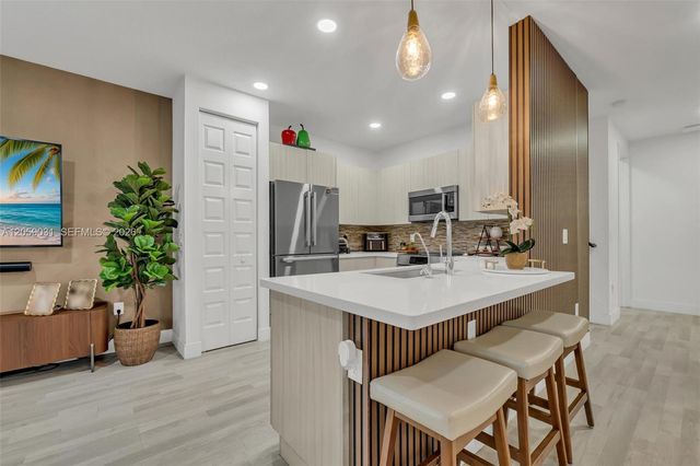 10533 NW 78th Terrace, Doral, FL 33178