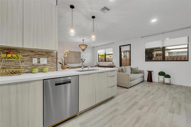 10533 NW 78th Terrace, Doral, FL 33178