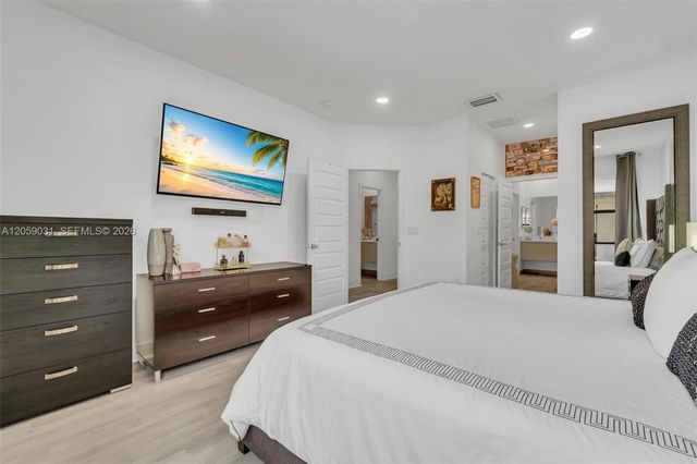 10533 NW 78th Terrace, Doral, FL 33178