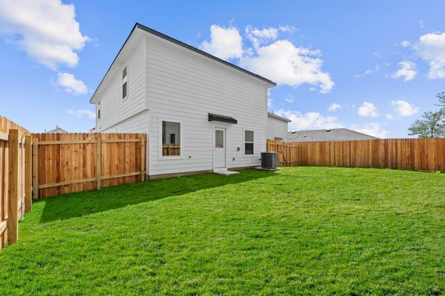 200 Varner WAY, Maxwell, TX 78656