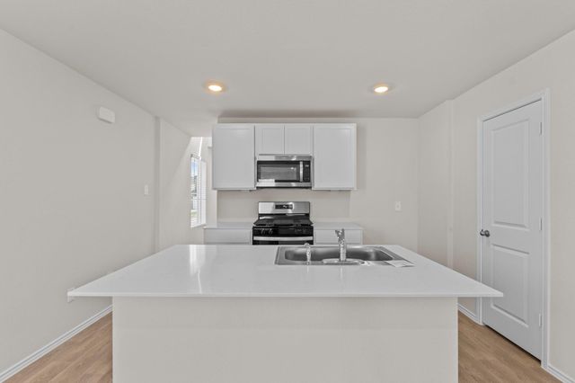 200 Varner WAY, Maxwell, TX 78656