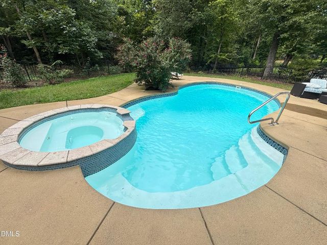 104 Links End Drive, Cary, NC 27513