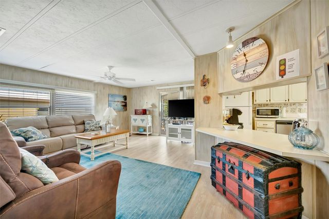 106 S SAINT THOMAS CIRCLE, Apollo Beach, FL 33572