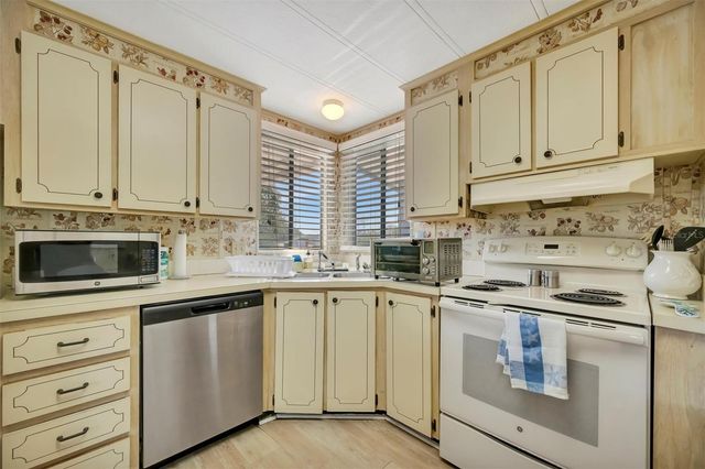 106 S SAINT THOMAS CIRCLE, Apollo Beach, FL 33572