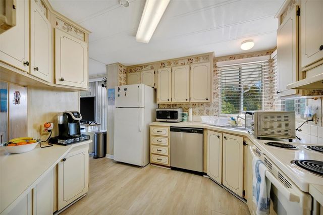 106 S SAINT THOMAS CIRCLE, Apollo Beach, FL 33572