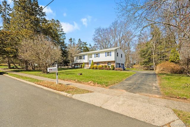 29 Sandy Brook Drive, Spring Valley, NY 10977