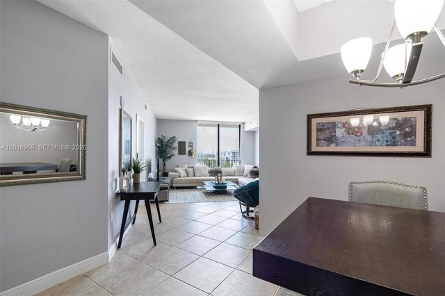 140 S Dixie Hwy 609, Hollywood, FL 33020