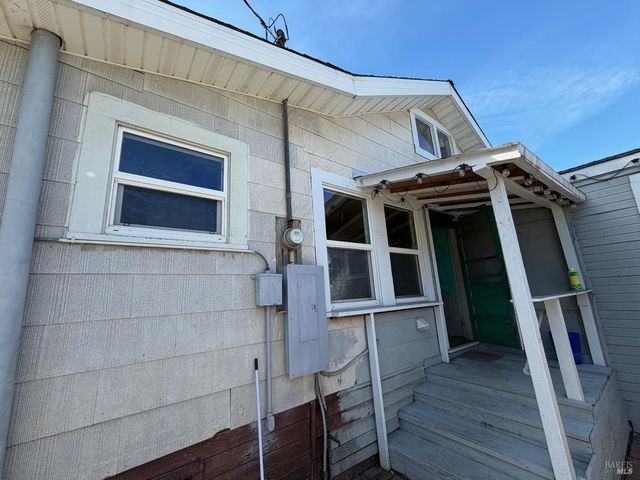 2002 marin St, Vallejo, CA 94590