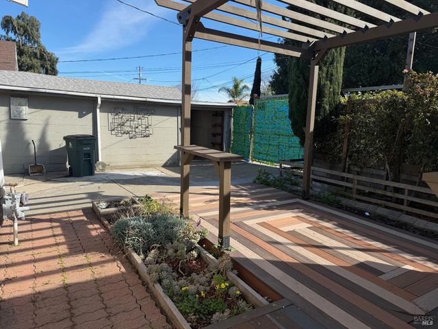 2002 marin St, Vallejo, CA 94590