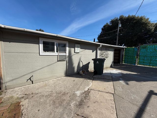 2002 marin St, Vallejo, CA 94590