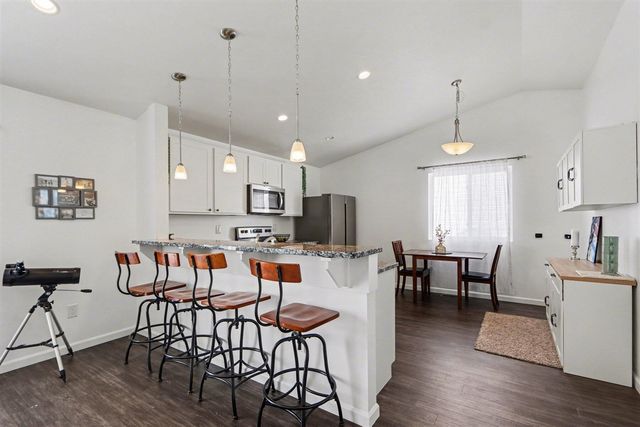 1734 Burr Pond Lane, Vicksburg, MI 49097