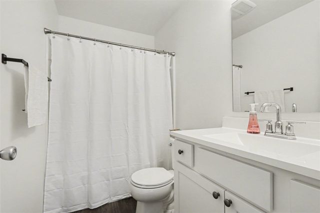 1734 Burr Pond Lane, Vicksburg, MI 49097