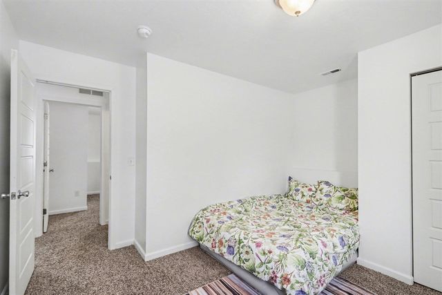 1734 Burr Pond Lane, Vicksburg, MI 49097