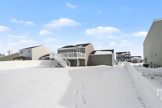 1734 Burr Pond Lane, Vicksburg, MI 49097