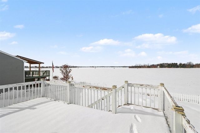 1734 Burr Pond Lane, Vicksburg, MI 49097