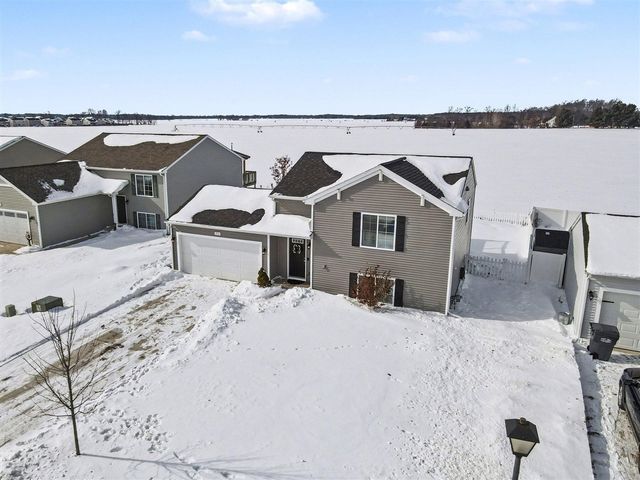 1734 Burr Pond Lane, Vicksburg, MI 49097
