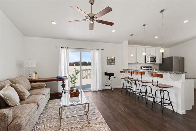 1734 Burr Pond Lane, Vicksburg, MI 49097