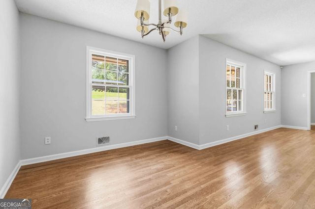4204 Williamsburg Drive, Atlanta, GA 30337