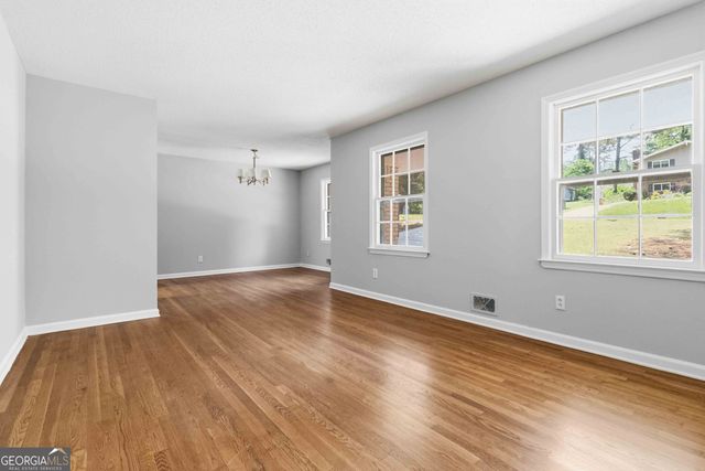 4204 Williamsburg Drive, Atlanta, GA 30337