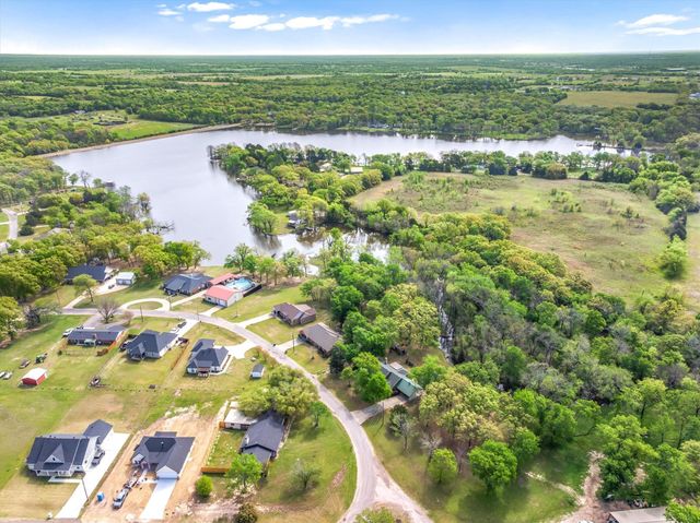 190 Westshore Drive, Wills Point, TX 75169