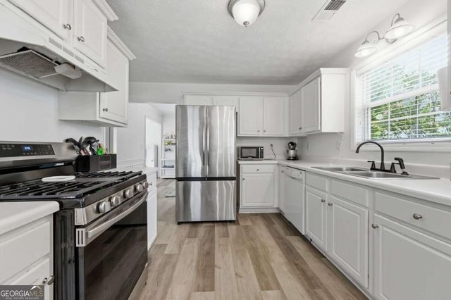 2800 General Lee Way, Buford, GA 30519