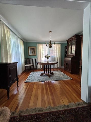 7 Verndale Circle, Bristol, RI 02809