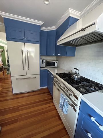 7 Verndale Circle, Bristol, RI 02809