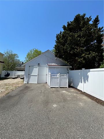 7 Verndale Circle, Bristol, RI 02809