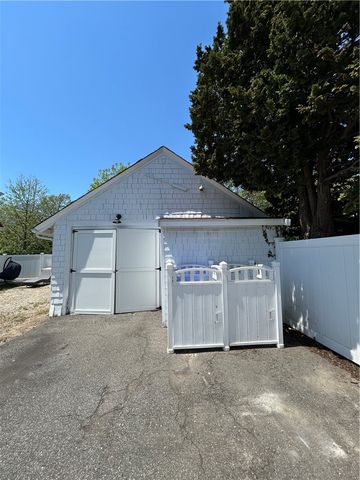 7 Verndale Circle, Bristol, RI 02809