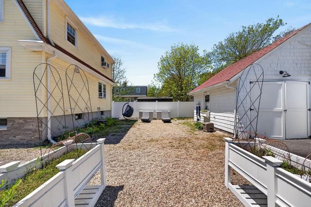 7 Verndale Circle, Bristol, RI 02809