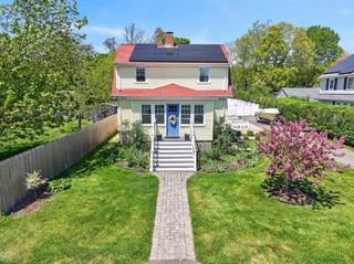 7 Verndale Circle, Bristol, RI 02809