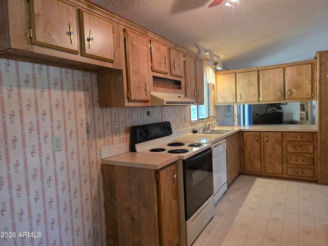 2233 E BEHREND Drive 51, Phoenix, AZ 85024