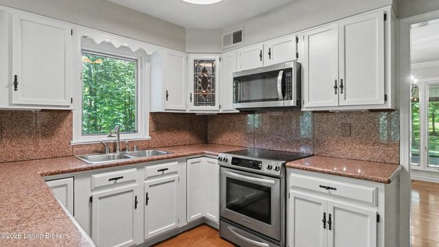 306 Long Run Rd, Louisville, KY 40245
