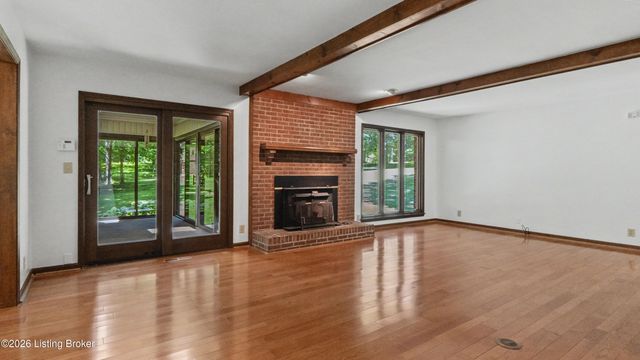306 Long Run Rd, Louisville, KY 40245