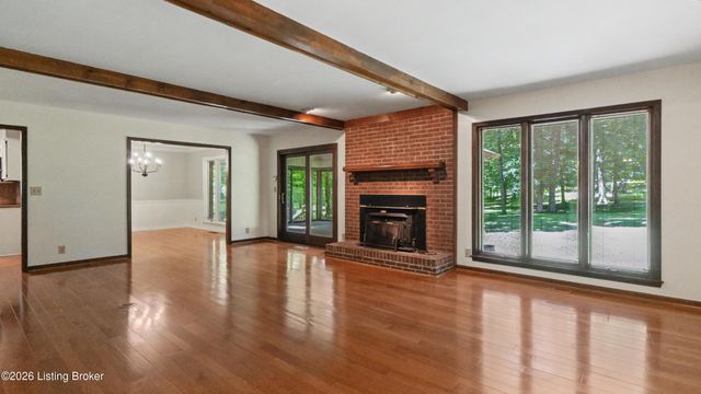 306 Long Run Rd, Louisville, KY 40245