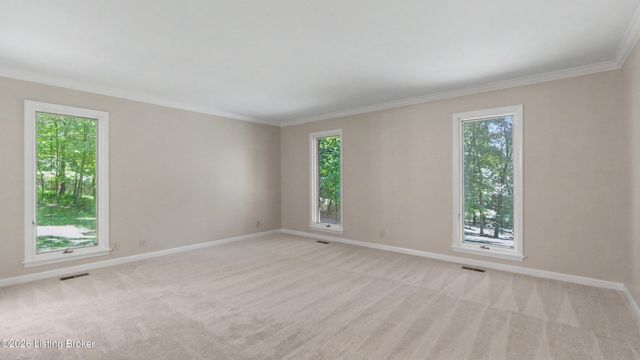 306 Long Run Rd, Louisville, KY 40245