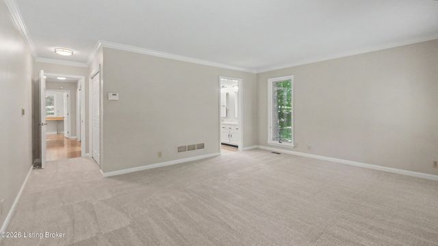 306 Long Run Rd, Louisville, KY 40245