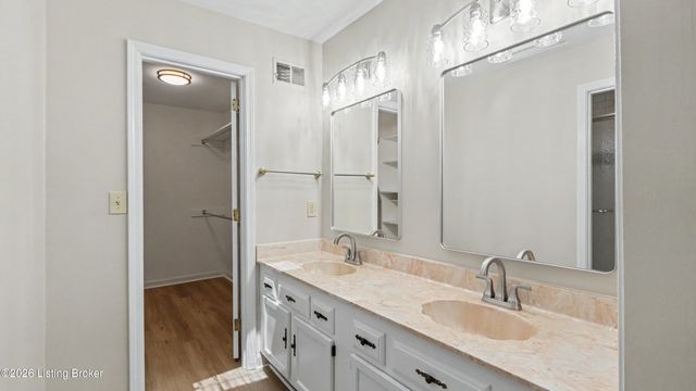 306 Long Run Rd, Louisville, KY 40245