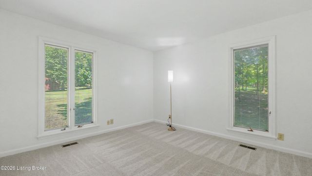 306 Long Run Rd, Louisville, KY 40245