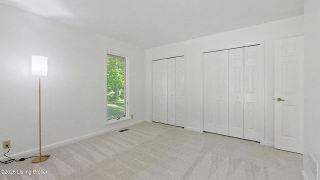 306 Long Run Rd, Louisville, KY 40245