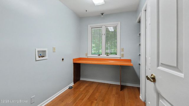 306 Long Run Rd, Louisville, KY 40245