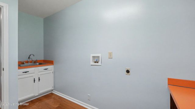 306 Long Run Rd, Louisville, KY 40245