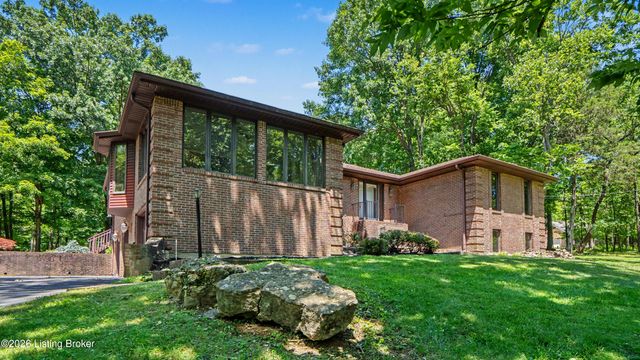 306 Long Run Rd, Louisville, KY 40245