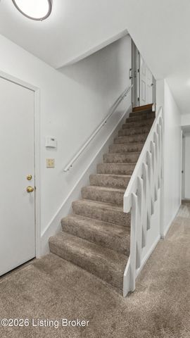 306 Long Run Rd, Louisville, KY 40245