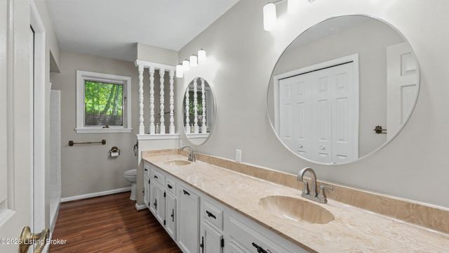 306 Long Run Rd, Louisville, KY 40245