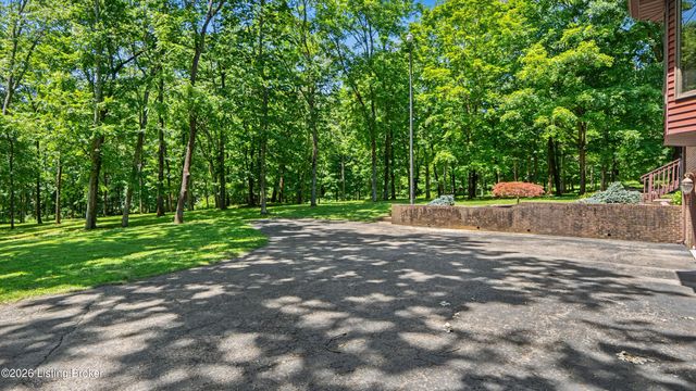 306 Long Run Rd, Louisville, KY 40245