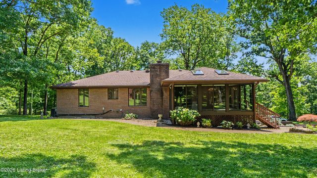 306 Long Run Rd, Louisville, KY 40245