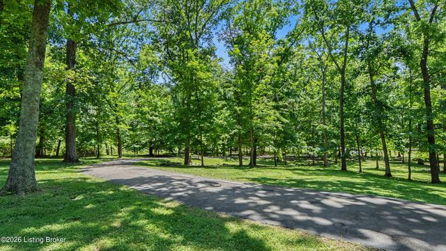 306 Long Run Rd, Louisville, KY 40245