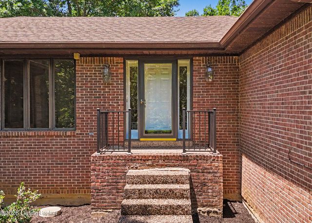 306 Long Run Rd, Louisville, KY 40245